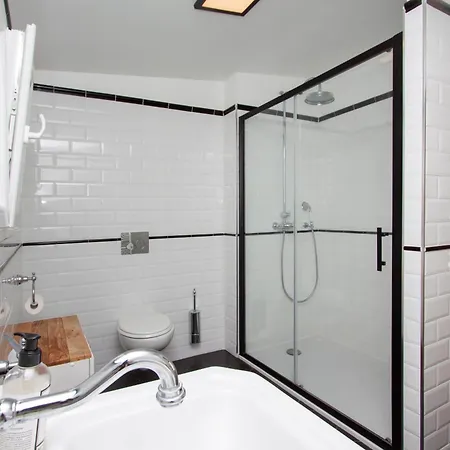Appartement Les R Bonaparte - De Standing Au Coeur De La Vieille Pietonne Ajaccio (Corsica)