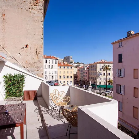 Rue Bonaparte, Quartier Citadelle Place Foch Apartament